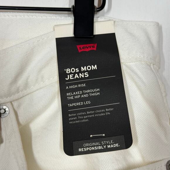NEW Levi’s 80s Mom Jeans Size 30 White Denim High Rise Relaxed Tapered Leg - Picture 11 of 12